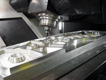 aluminium frezen doen we op onze CNC freesmachines